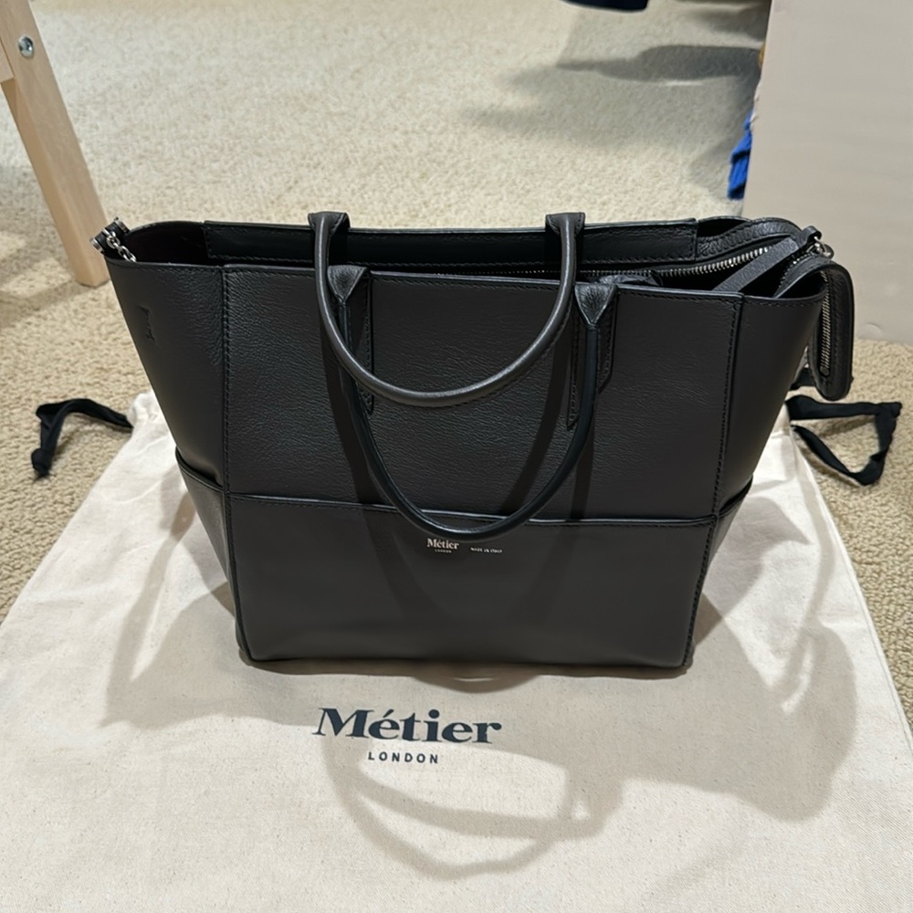 Metier London Incognito Crossbody Elvis